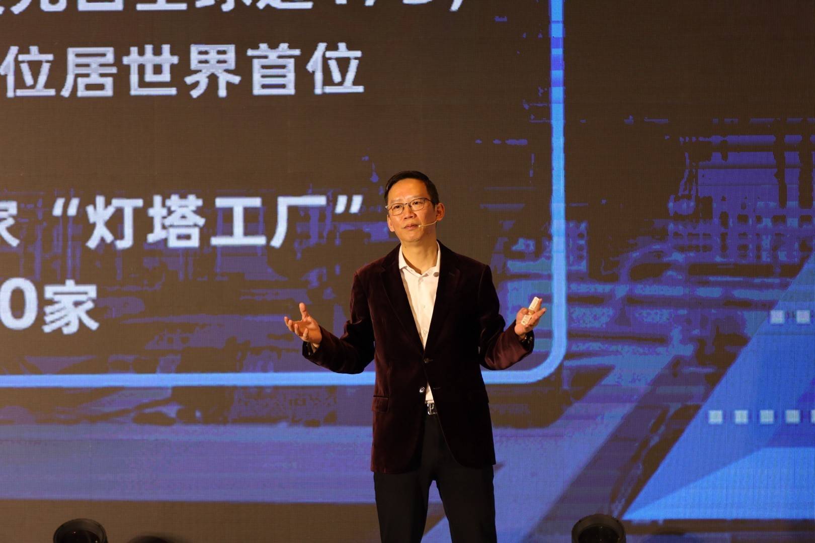 哈尔滨银行等八家商业银行举办 “金融助力新时代东北振兴”高峰论坛