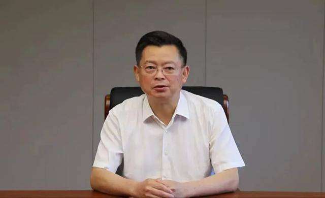 69岁原中央委员落马<strong></p>
<p>国际金融理财师</strong>，7年前曾引咎辞职！贪了近20年的“老虎”被判死缓