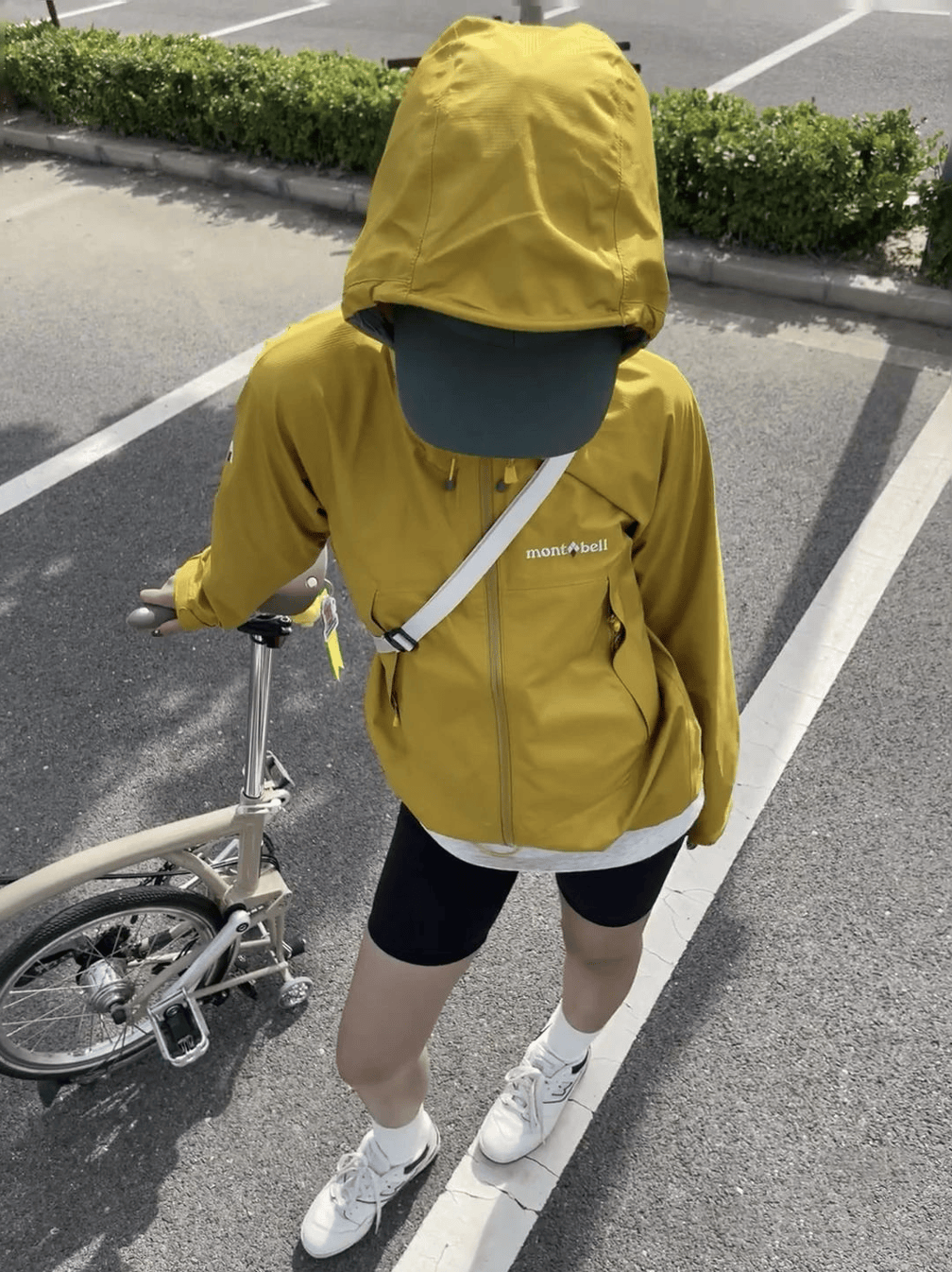 一生怕晒的中国人<strong></p>
<p>东航金融</strong>，正在把皮肤衣穿成“荷尔蒙战袍”
