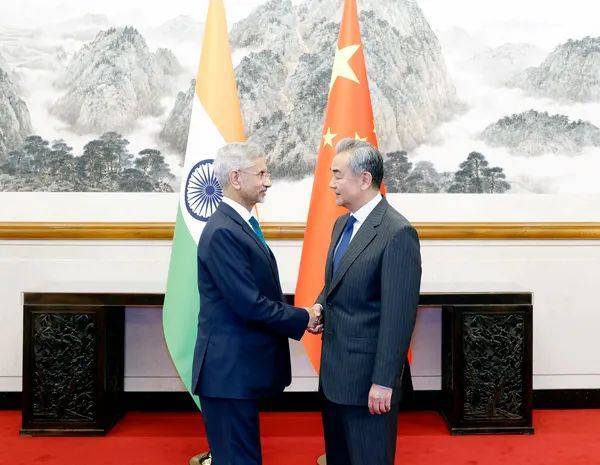 叫中国名字<strong></p>
<p>中国金融危机</strong>,娶日本妻子,5年没见的印度外长来了