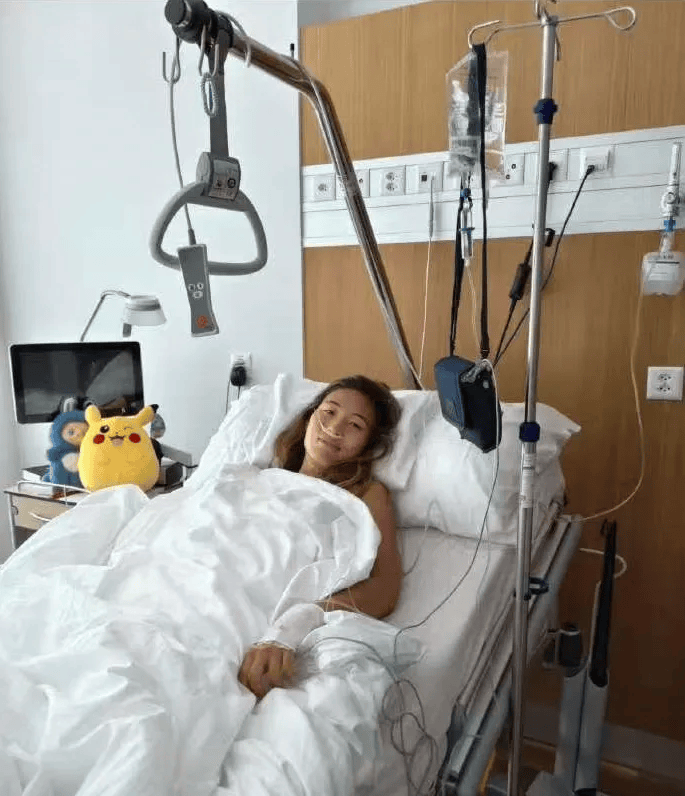 郑钦文右肘手术恢复期预计3至4周<strong></p>
<p>笑脸金融</strong>,如康复顺利仍可参加美网