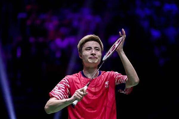 祝贺！石宇奇2比1逆转昆拉武特<strong></p>
<p>比亚迪股票</strong>，获得羽毛球世锦赛男单冠军！
