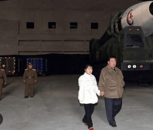 金正恩女儿首登国际舞台<strong></p>
<p>贵州茅台股票</strong>，引爆接班传闻！英国首相被架空，工党内斗成全武行…