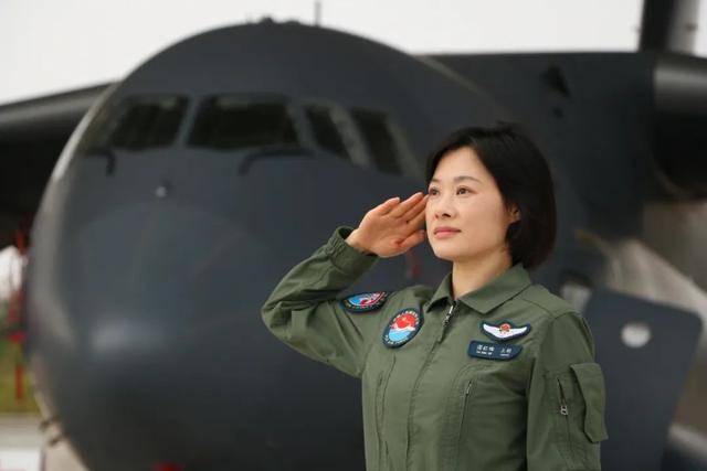 阅兵最帅女机长<strong></p>
<p>贵州茅台股票</strong>，是她！