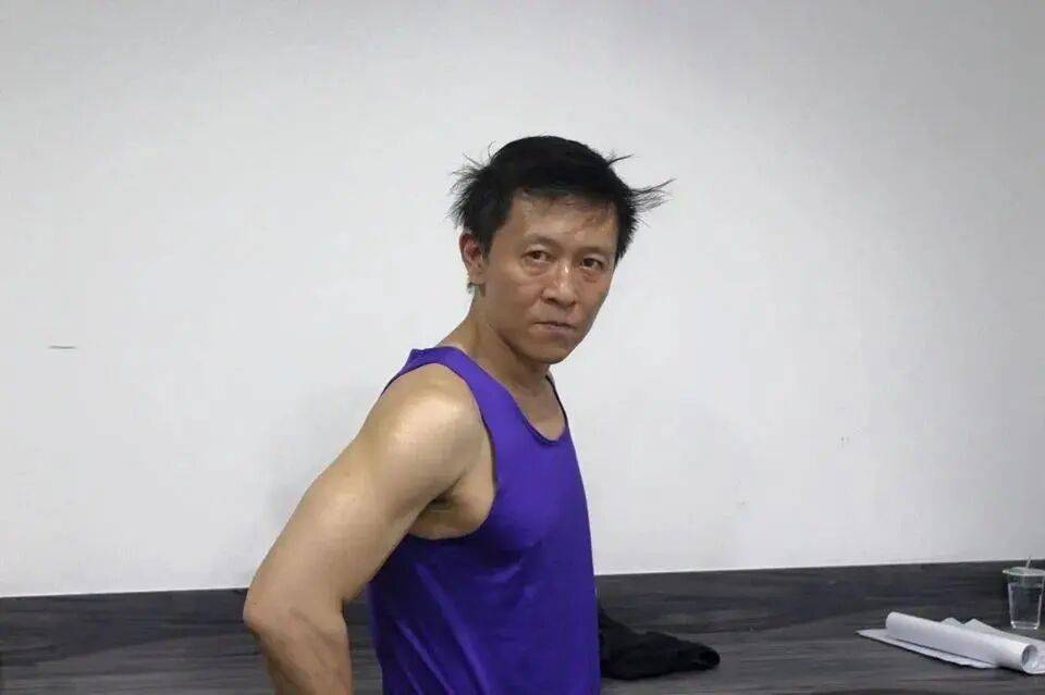 55岁演员家中猝逝<strong></p>
<p>美团股票</strong>，陈尸多日才被发现