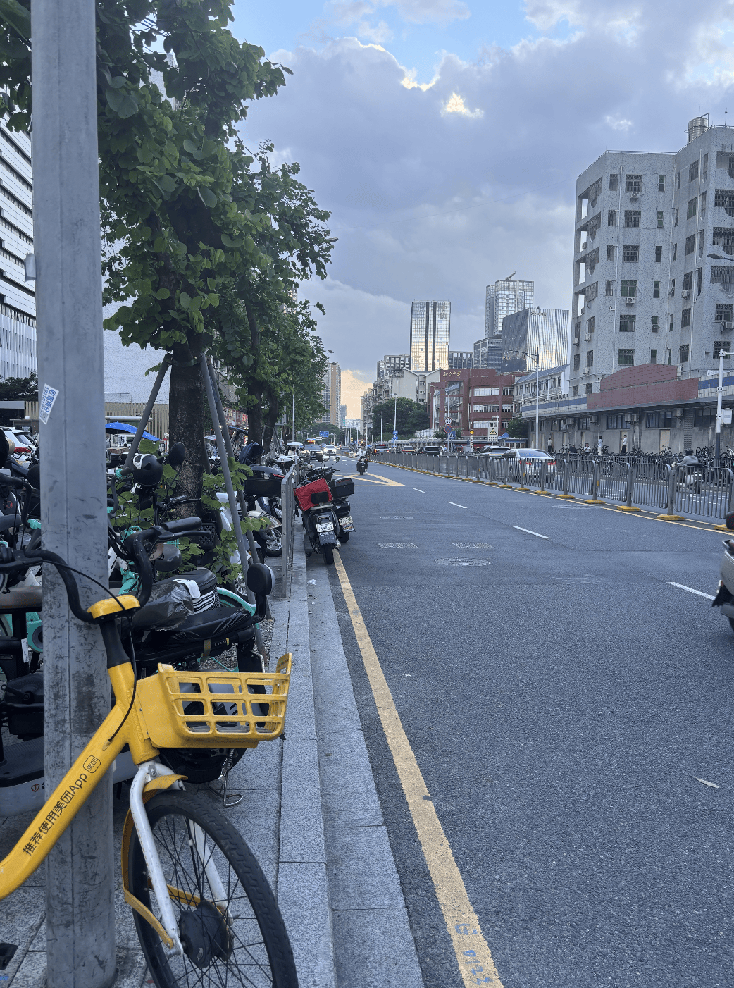 深圳一医院门口被指“举步维艰”<strong></p>
<p>常山北明股票</strong>!整治后记者实探:仍很堵