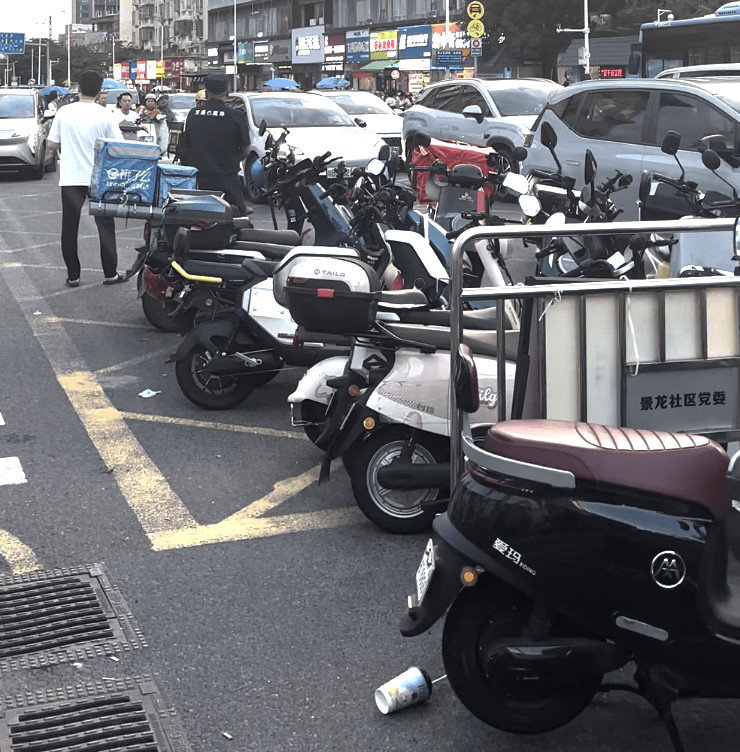 深圳一医院门口被指“举步维艰”<strong></p>
<p>常山北明股票</strong>!整治后记者实探:仍很堵