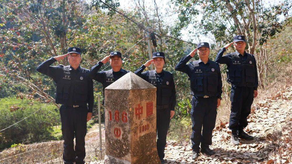 “看到妈妈46个未接来电<strong></p>
<p>如何选股票</strong>,心像被重锤击中”