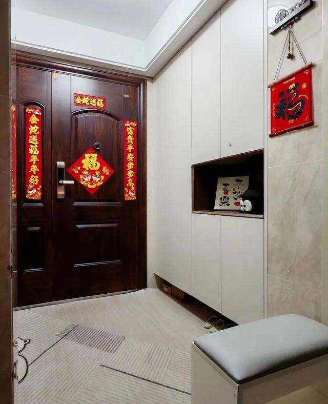 物业“不让门口放鞋子”<strong></p>
<p>如何选股票</strong>,门口放鞋柜违法吗?