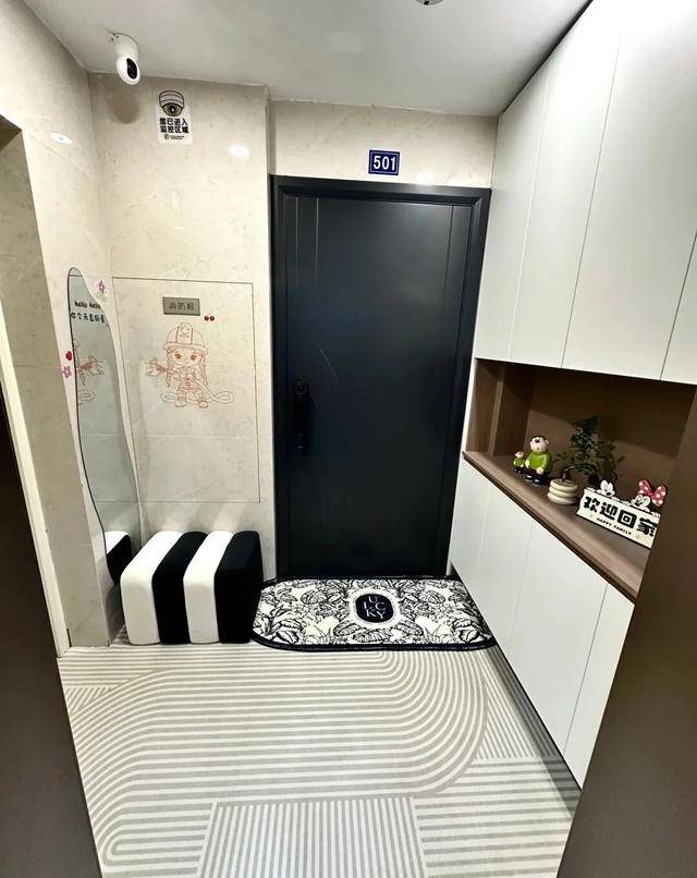 物业“不让门口放鞋子”<strong></p>
<p>如何选股票</strong>,门口放鞋柜违法吗?