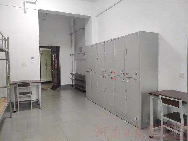 从8人间到夫妻房<strong></p>
<p>百度股票</strong>,郑州富士康员工幸福安居“进行时”