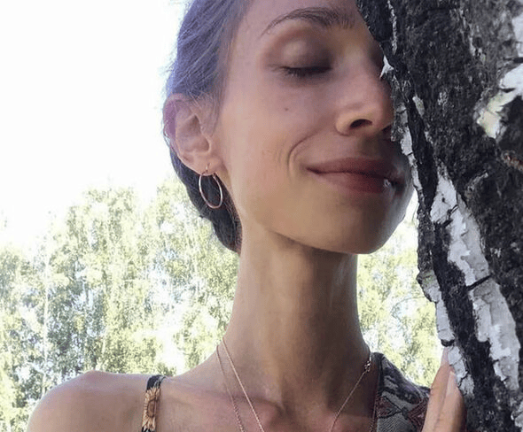 坚持只吃水果8年<strong></p>
<p>京东方a股票</strong>,27岁波兰女子巴厘岛酒店去世:体重仅22公斤,指甲变黄牙齿腐烂