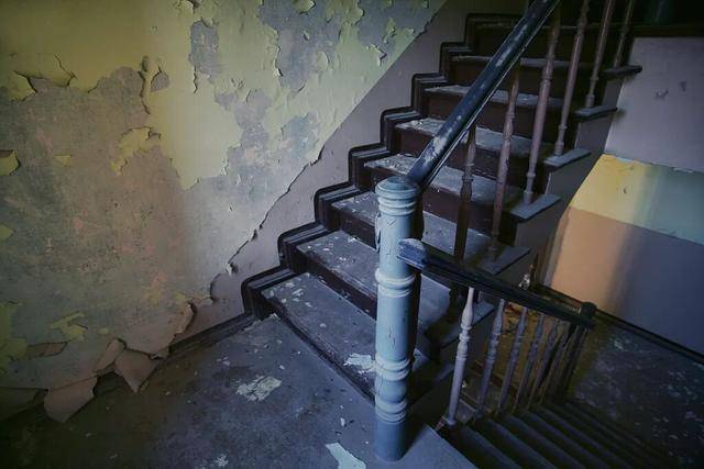 没人住的房子<strong></p>
<p>京东方a股票</strong>,为什么会“老”得特别快?