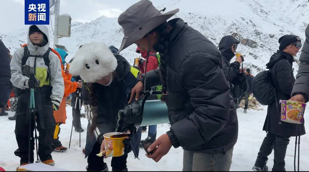 珠峰景区游客被困最新进展:已有350名游客获救<strong></p>
<p>京东方a股票</strong>,其余200多名游客已全部取得联系