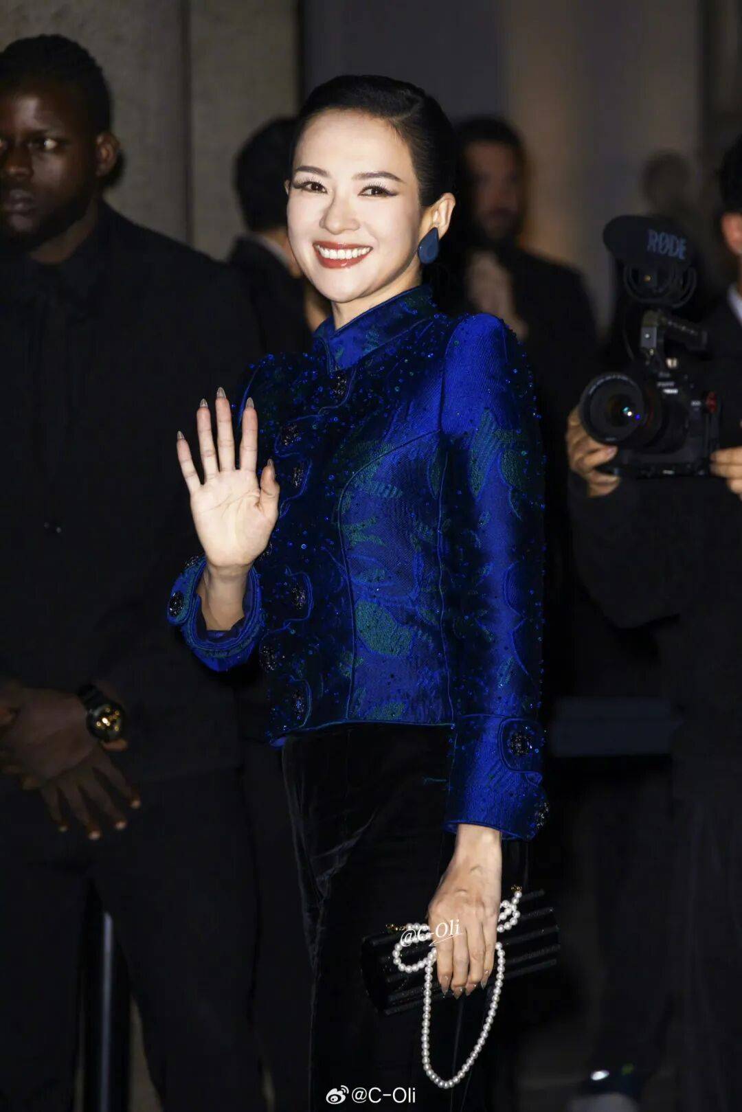 时装周上的女明星<strong></p>
<p>京东方a股票</strong>,秋冬氛围感一键封顶!