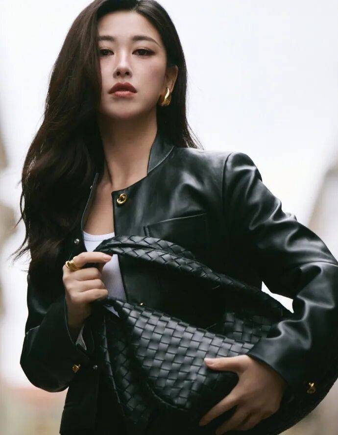 时装周上的女明星<strong></p>
<p>京东方a股票</strong>,秋冬氛围感一键封顶!