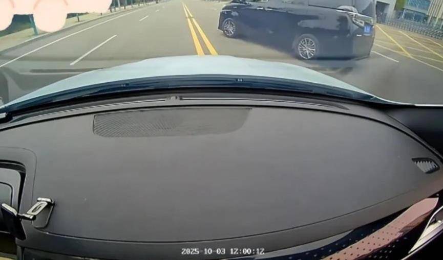 婚庆司机恶意别车后谎称自己是公安人员<strong></p>
<p>京东方a股票</strong>，涉嫌危险驾驶罪被采取刑事强制措施，律师：或被判处拘役并罚款