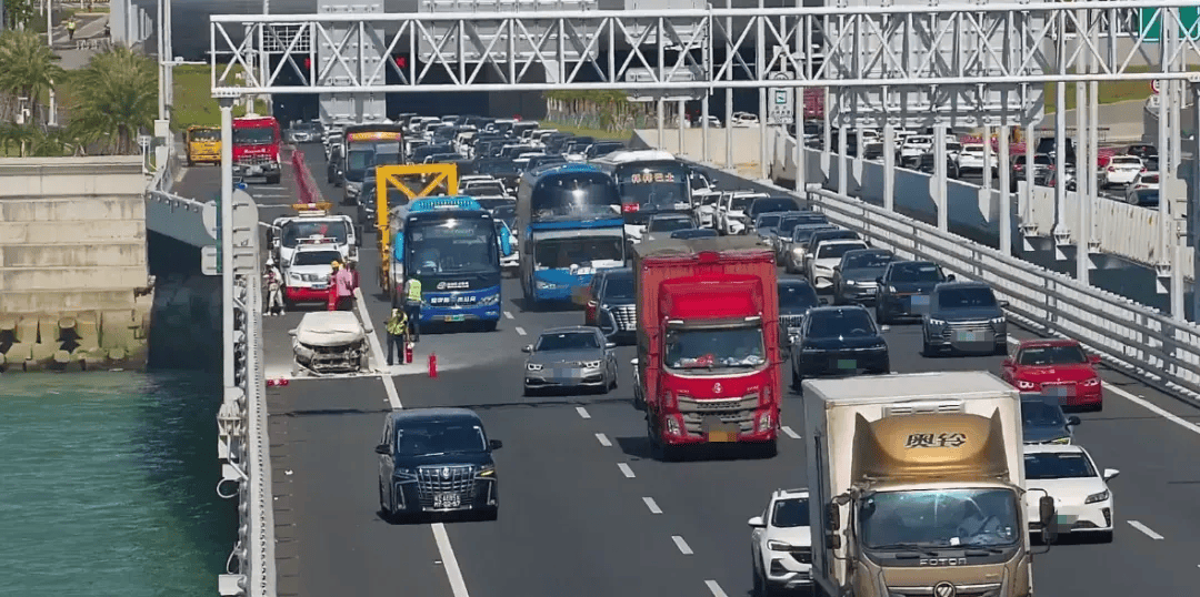 粤B·97821D、粤Z·AG85澳、粤T·91736<strong></p>
<p>京东方a股票</strong>,你们被拍下来了!