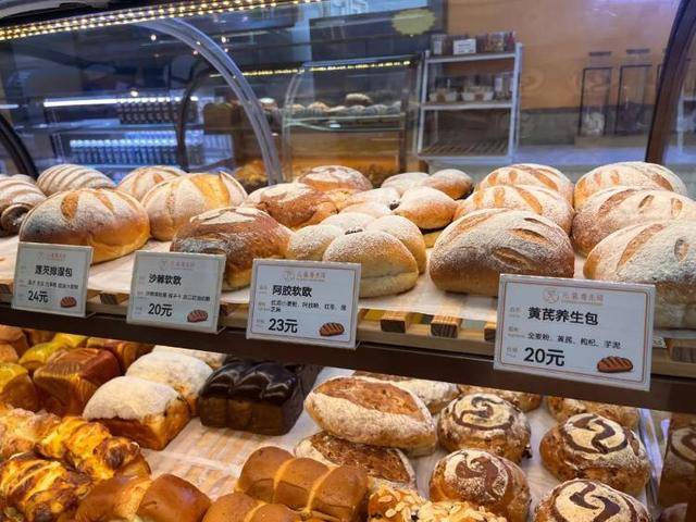 一小时售罄<strong></p>
<p>京东方a股票</strong>！年轻人涌入医院抢面包