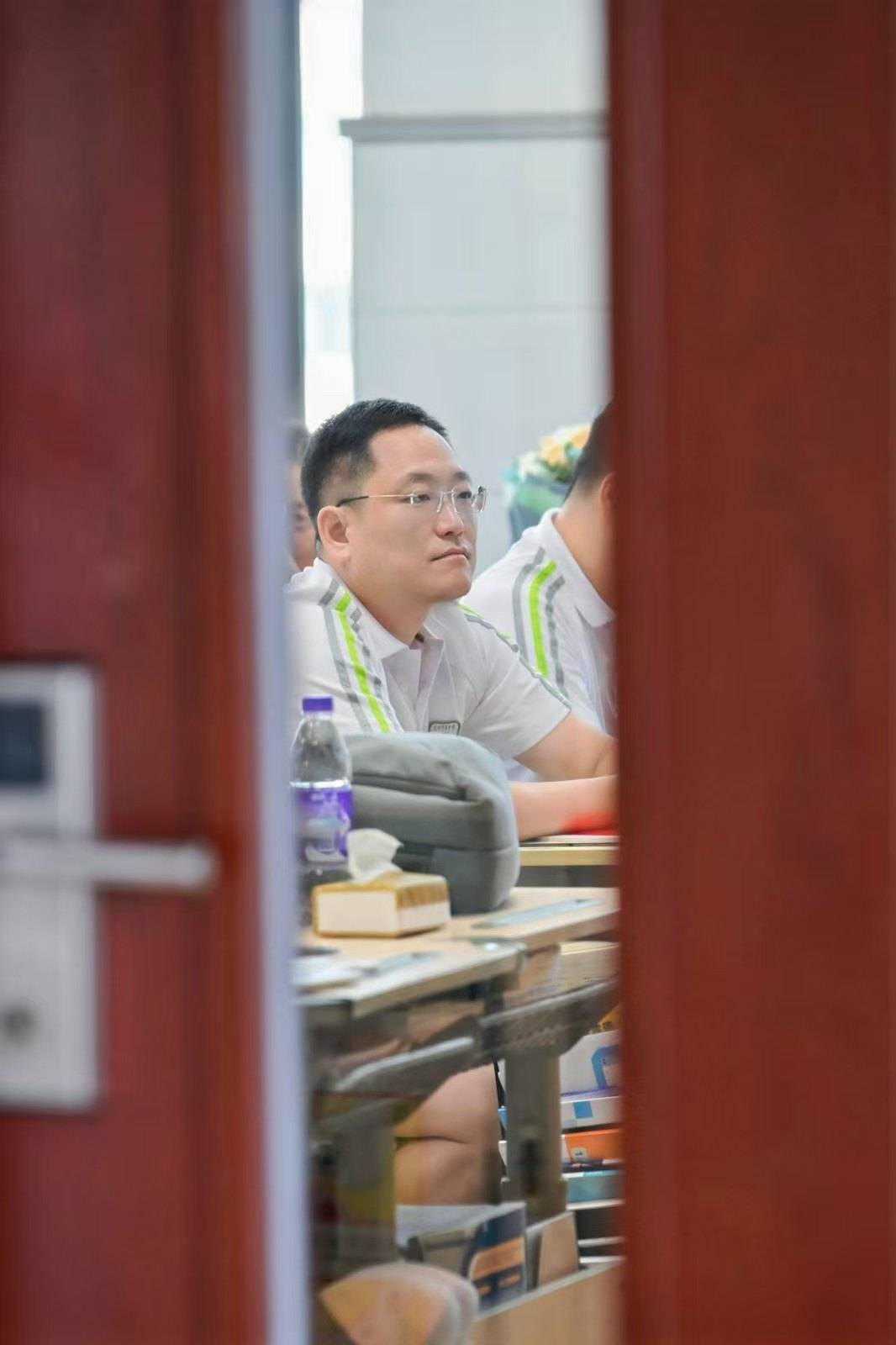 那个让老师骄傲的“调皮”班级!30年同学聚会<strong></p>
<p>以岭药业股票</strong>,还伴有一封来自贵州的感谢信