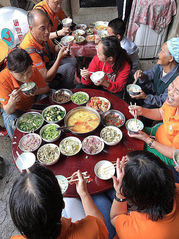 那个让老师骄傲的“调皮”班级!30年同学聚会<strong></p>
<p>以岭药业股票</strong>,还伴有一封来自贵州的感谢信