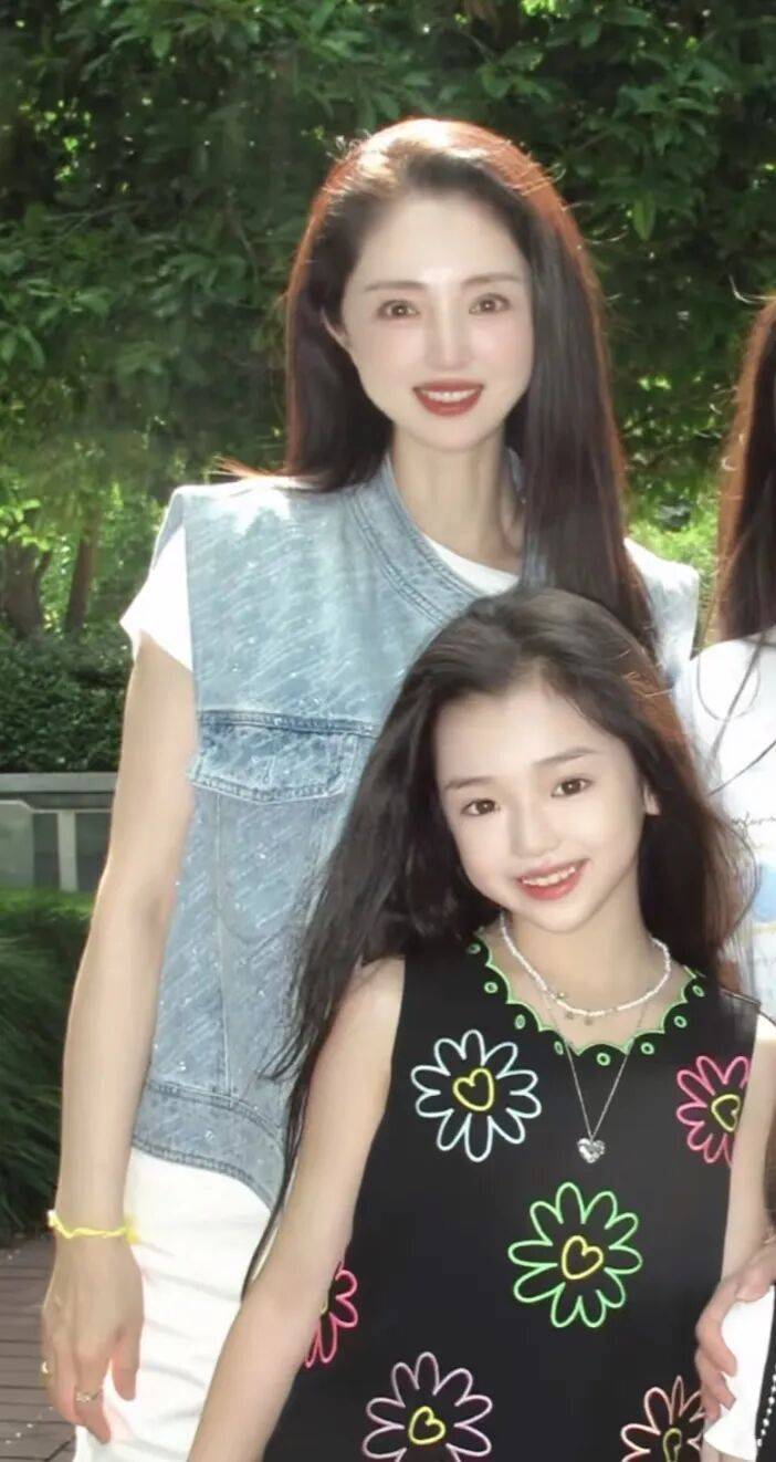 9岁小酒窝<strong></p>
<p>360股票</strong>,大大方方成顶流