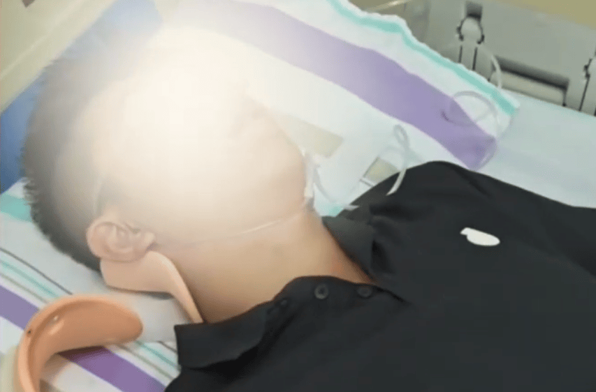 女司机撞到未拴绳的狗<strong></p>
<p>方正科技股票</strong>，同车男子遭狗主人亲友围殴！警方通报