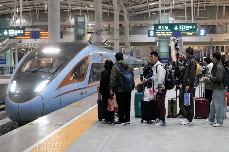 “双节”银川火车站累计发送旅客66．03万人次