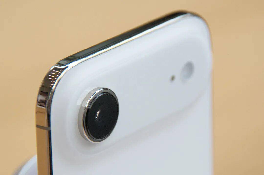 移动联通双双宣布<strong></p>
<p>机器人股票</strong>,已有上万人预约!网友:国行iPhone Air要来了吗