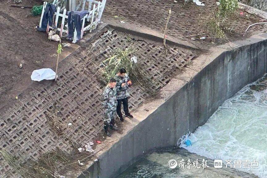 “鱼多得数不过来<strong></p>
<p>机器人股票</strong>,一网子下去能捞好几条”济南锦绣川水库开闸放水,大量鲢鱼被冲出,工作人员:禁止捕捞!