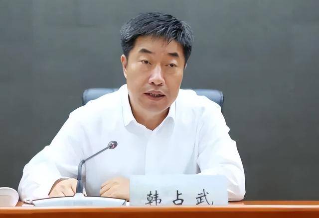 中央委员被“双开”<strong></p>
<p>机器人股票</strong>,62岁女副部任上被查!中纪委上周通报查处26人