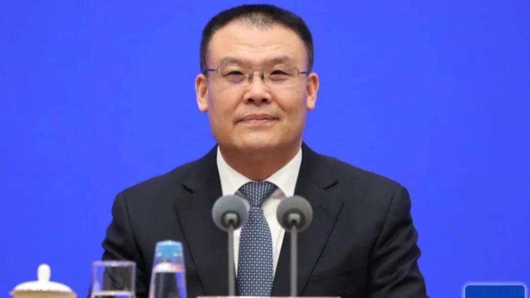 财政部副部长王东伟履新安徽省委常委<strong></p>
<p>京东股票</strong>,河南唐河人