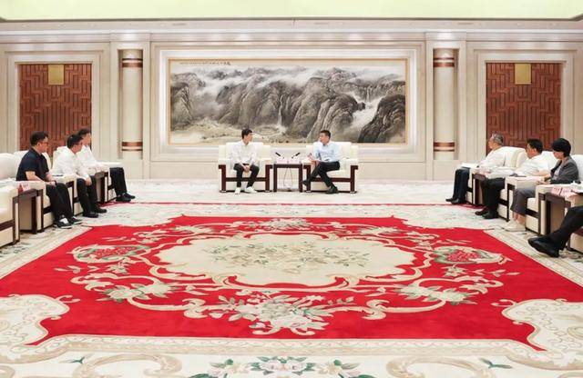 王兴兴回老家<strong></p>
<p>谷歌股票</strong>,与市长畅谈,还与市政府签了战略合作协议