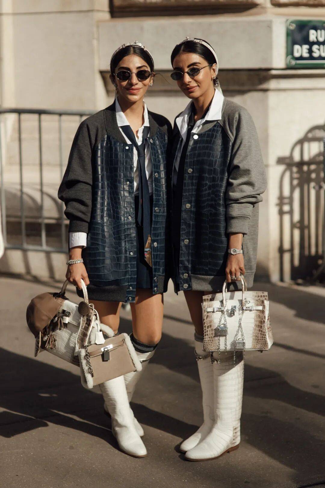 爱马仕当“头饰”<strong></p>
<p>谷歌股票</strong>,香奈儿挂满身,这对“神秘姐妹”是谁?