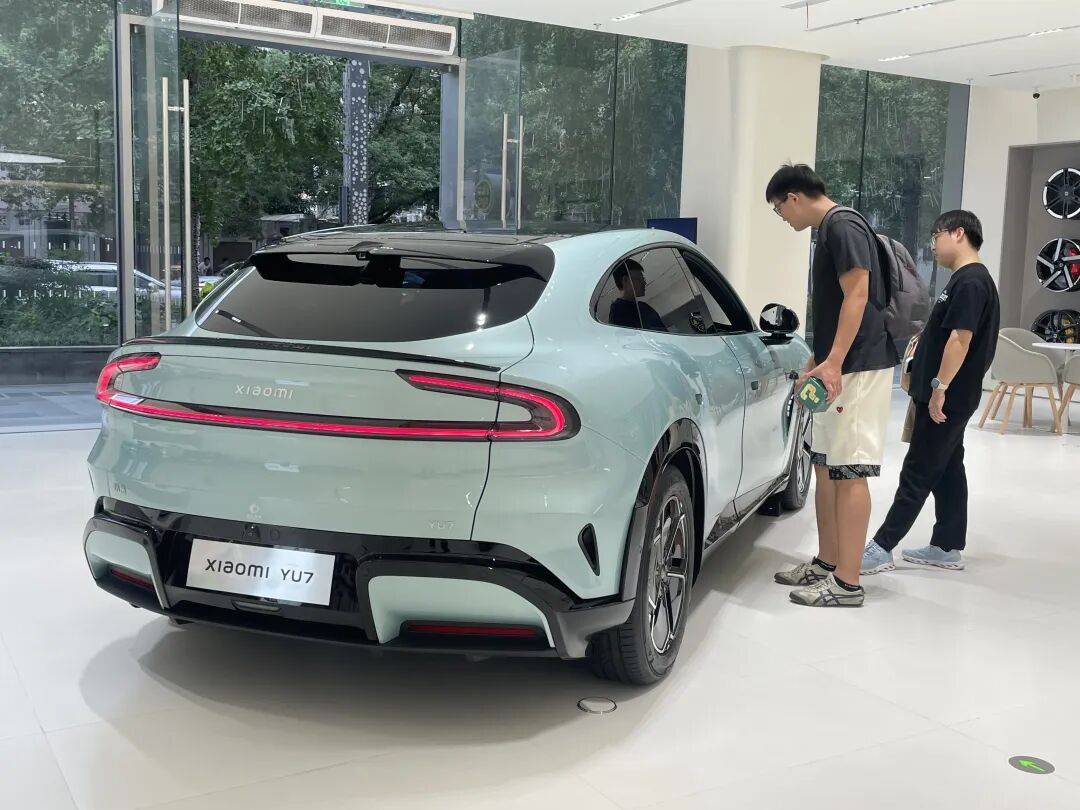 车轮飞滚十余米!武汉小米SU7断轴撞护栏<strong></p>
<p>鲁抗医药股票</strong>,一月内两起脱落事故,官方回应仍含糊