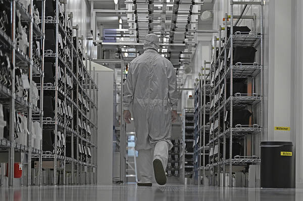 “德法支持欧盟对华贸易强硬<strong></p>
<p>上海贝岭股票</strong>，德国提议：考虑动用‘核选项’”