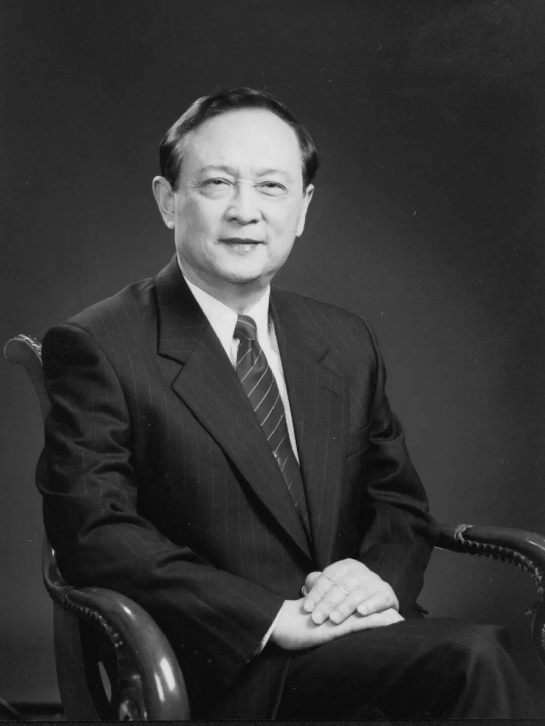 重大损失<strong></p>
<p>上海贝岭股票</strong>!周国治先生在美去世