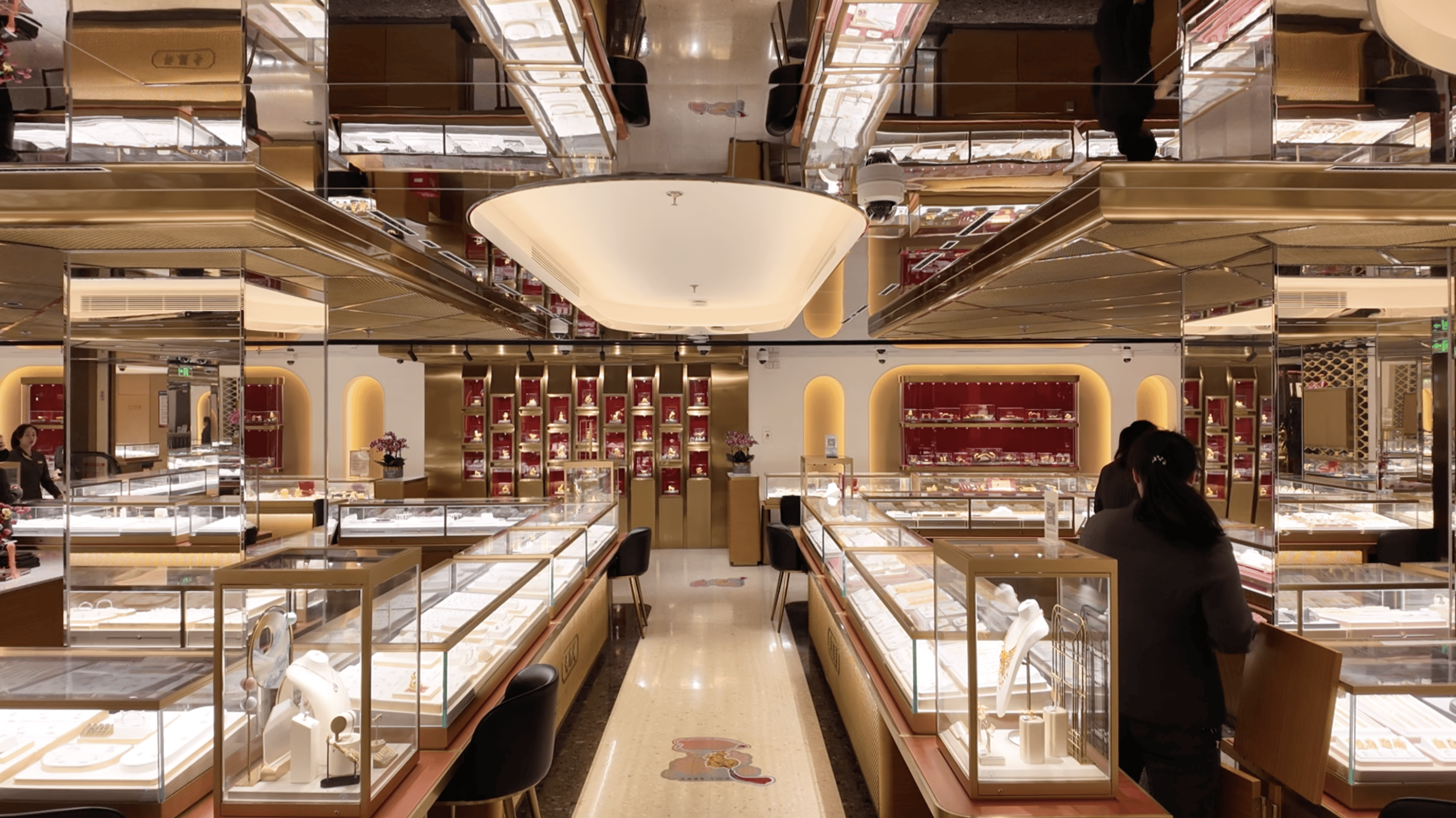 实探|金价惊魂一夜后:“囤金大爷大妈”挤爆金店<strong></p>
<p>长江电力股票</strong>,拿下百克金条