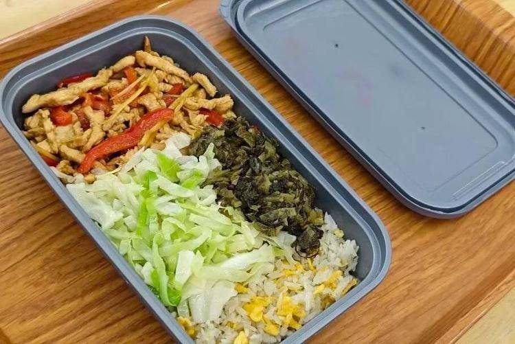 国铁成都局推出17元高铁盒饭:门店现炒<strong></p>
<p>中国平安股票</strong>,送餐到座