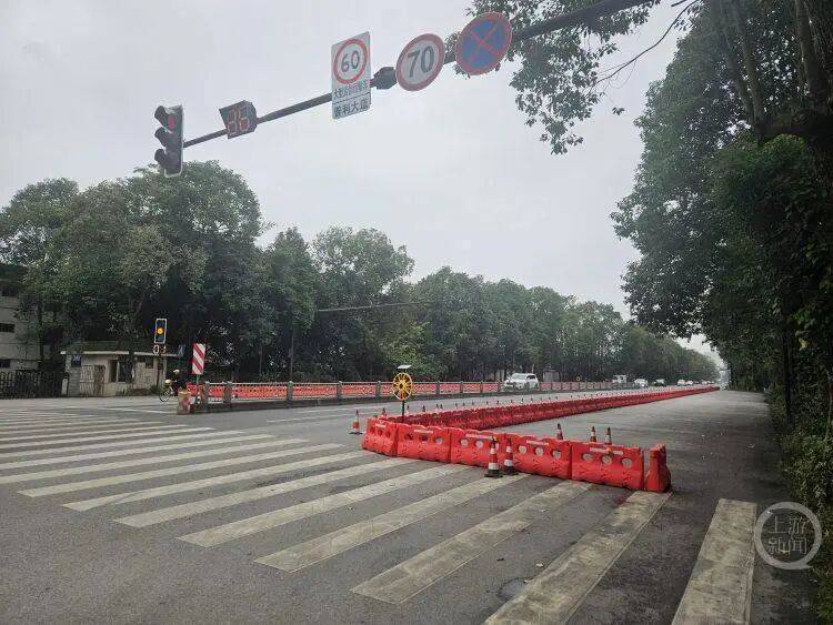 成都一辆客车撞上货车<strong></p>
<p>恒瑞医药股票</strong>,事故已致6人死亡!多部门称正在调查