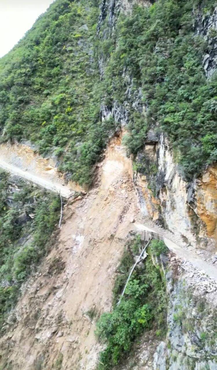 重庆网红“挂壁公路”垮塌<strong></p>
<p>海康威视股票</strong>，附近村民外出绕行已半月盼修复，当地：已完成排危，正在修