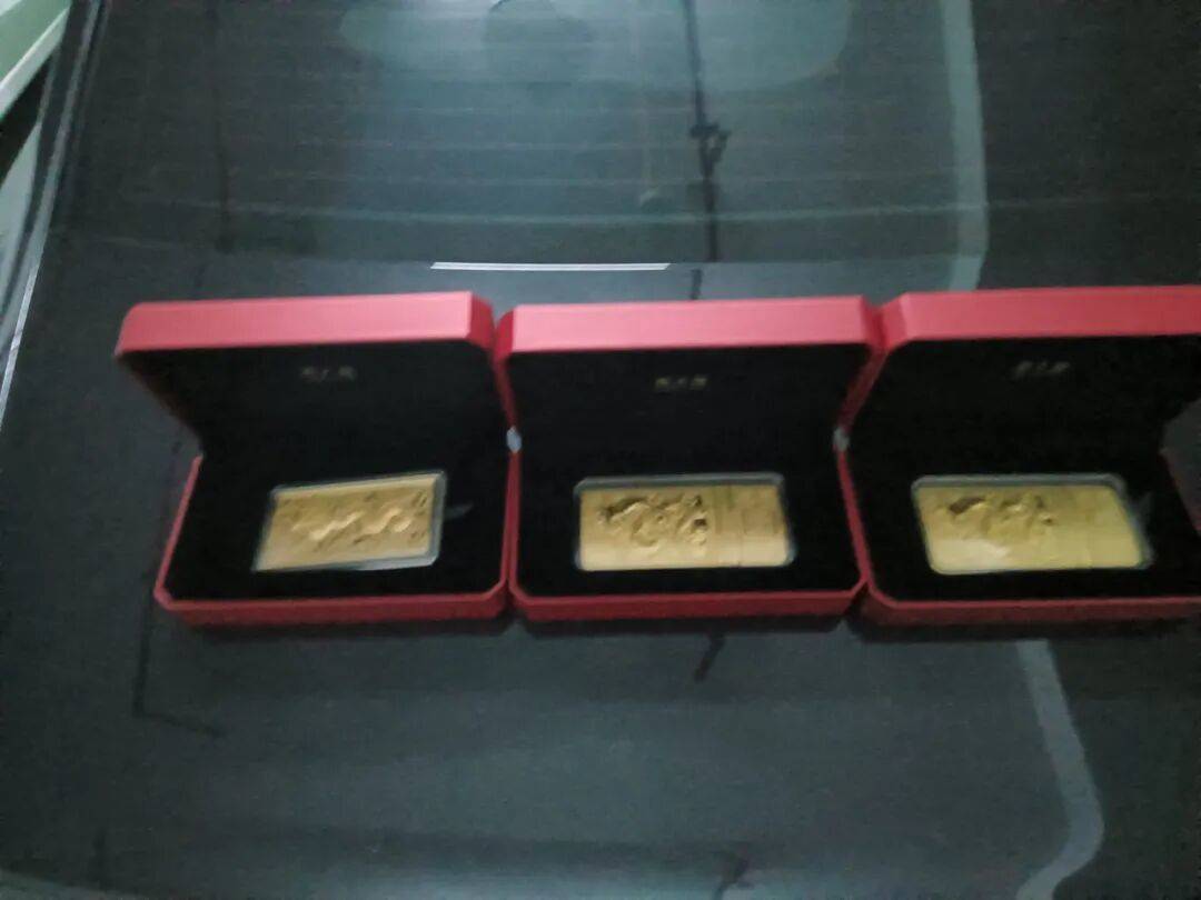 股市套现170万元后<strong></p>
<p>通富微电股票</strong>,杭州男子豪购300克金条!老板当场报警……