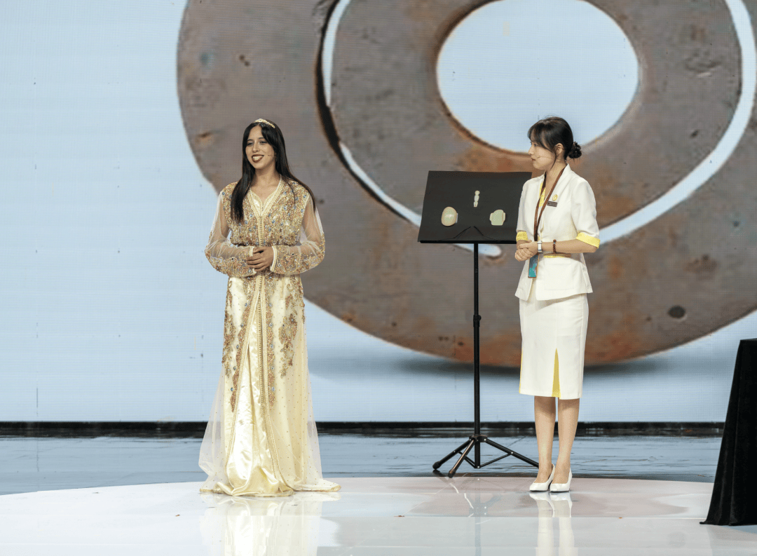 恭喜<strong></p>
<p>中国船舶股票</strong>!安徽工业大学摩洛哥籍留学生在“外国人讲安徽故事大赛”中获奖 | 皖美秋日