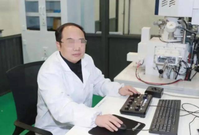 大骗子成了首席科学家<strong></p>
<p>日出东方股票</strong>,起底郭某