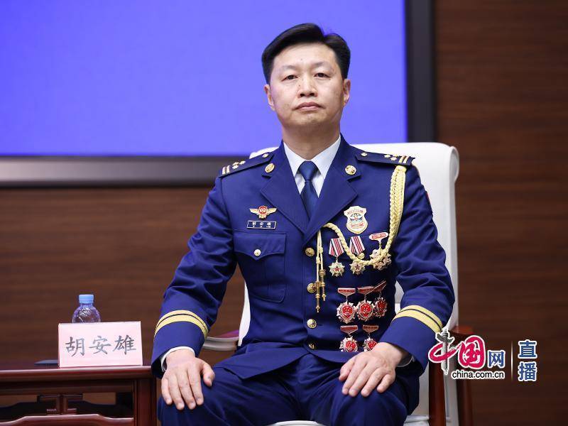 国家消防救援局透露新余“1·24”火灾救援细节:人员逃生受阻吸入大量浓烟后遇难<strong></p>
<p>股票跌</strong>,满地都是课本教材、还有几只跑丢的鞋子