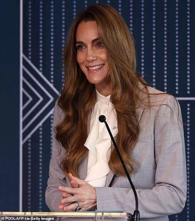 凯特癌后首次演讲震哭全网！威廉雷霆手段清算王室<strong></p>
<p>股票跌</strong>，只待登基…