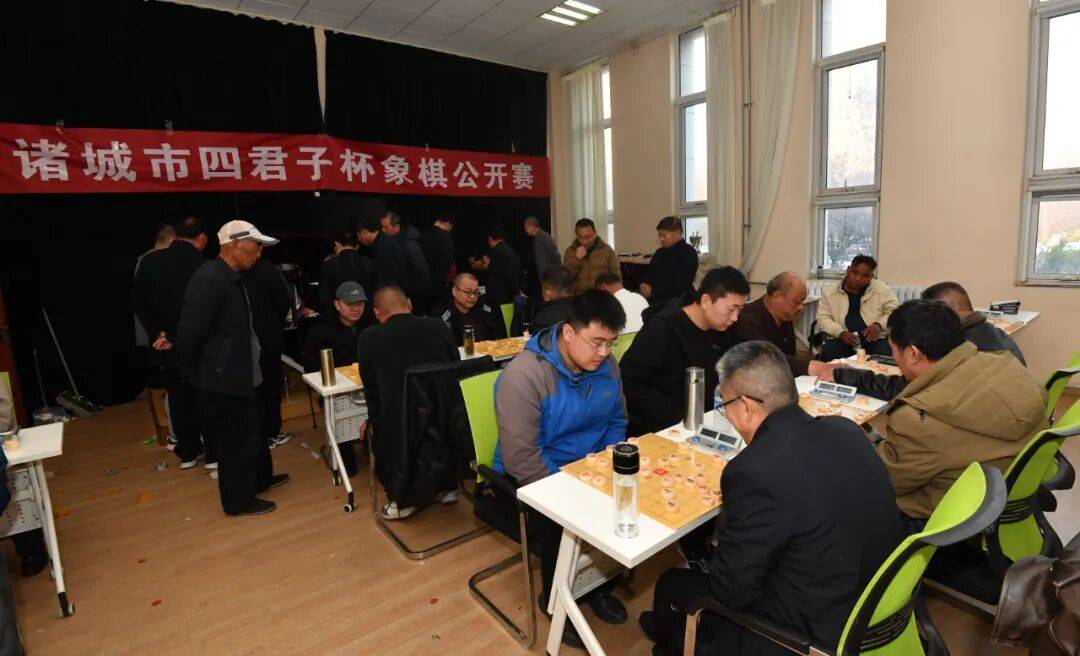 青岛、潍坊、淄博、日照等地爱好者<strong></p>
<p>隆基绿能股票</strong>,“棋”聚诸城