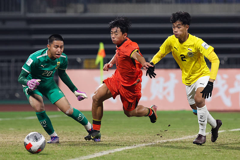 U16国足让中国球迷继续“过年”<strong></p>
<p>康美药业股票</strong>，对手再弱，连续踢出两位数比分也非易事