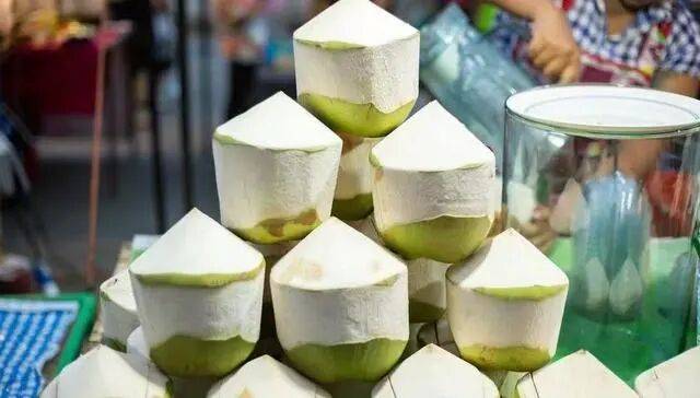 椰子水之外<strong></p>
<p>康美药业股票</strong>，大公司争夺40亿元生椰市场