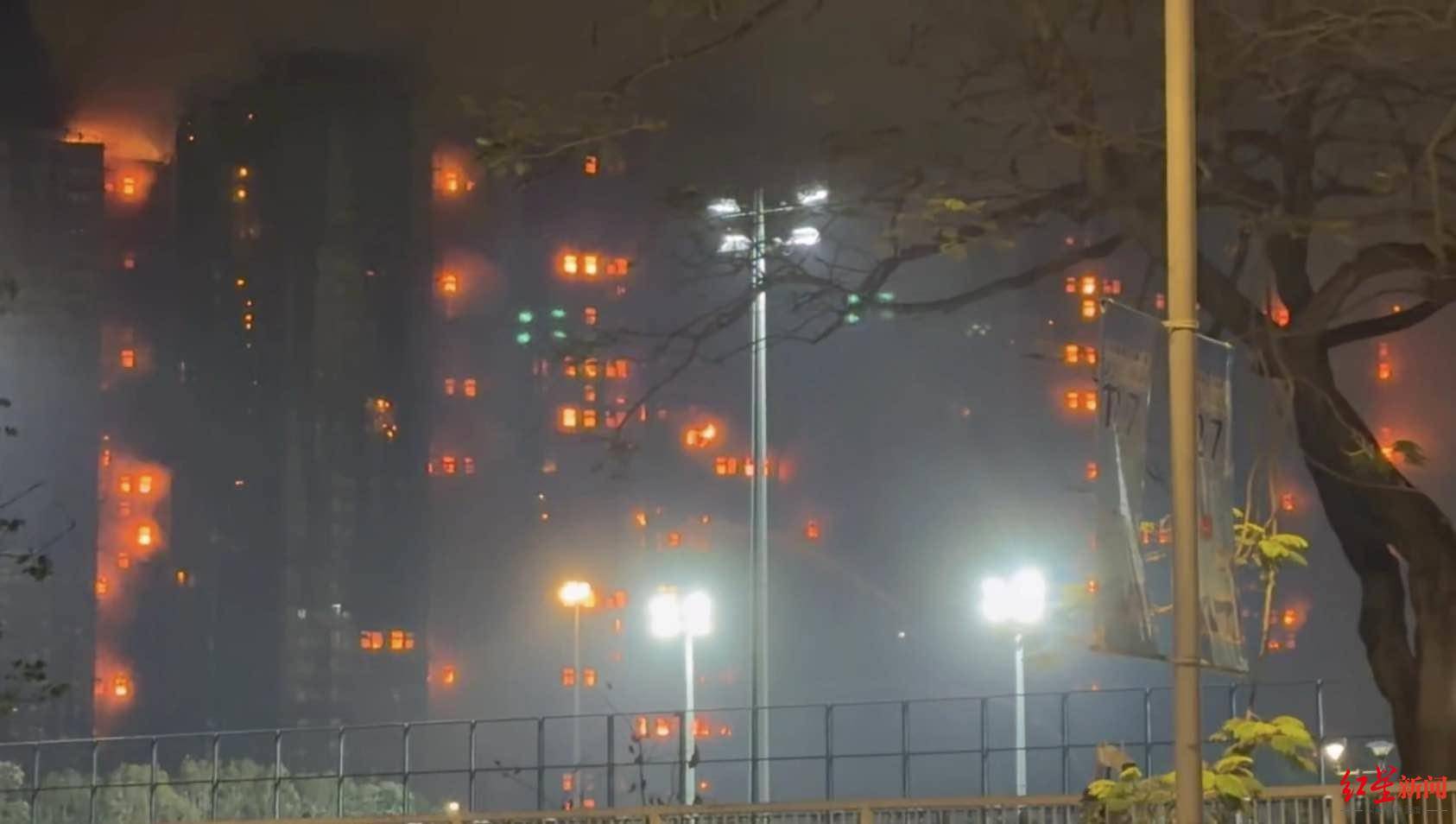 红星新闻实探香港宏福苑大火现场:警员称第一次遇到这么大火<strong></p>
<p>康美药业股票</strong>,餐厅老板自发为救援人员送餐